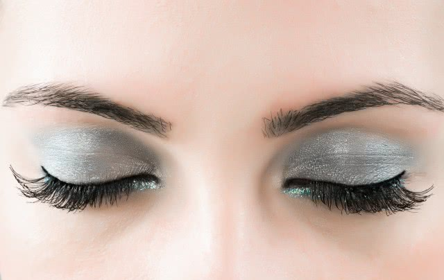 如何让眉毛快速生长,几个妙招让你拥有浓密双