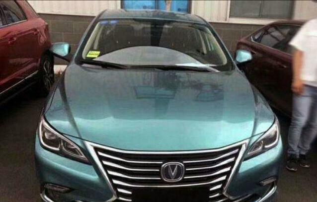 长安睿骋CC实车亮相, 30万的外观只卖10万, 你会买单吗