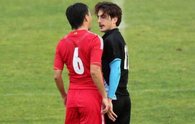 冯潇霆被称为散步帝, 他回应这赛场散步, 直言是