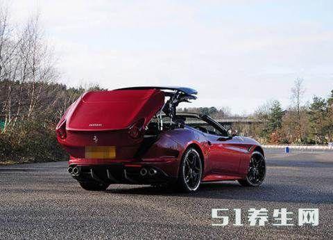 开百万超跑参加农村婚礼，本想炫耀，结果被狠狠打脸！