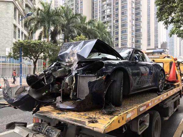 为什么宁可撞墙绝不撞树?听过来人说完,直冒冷汗