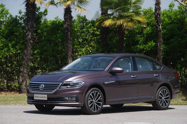 看看朗逸plus 1.5自动舒适的配置，LED大灯，carplay，天窗