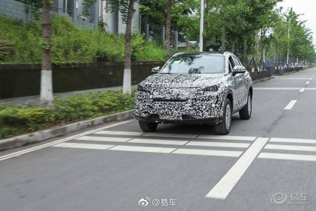 长安CS85谍照曝光，定位跨界轿跑SUV，2018广州车展亮相