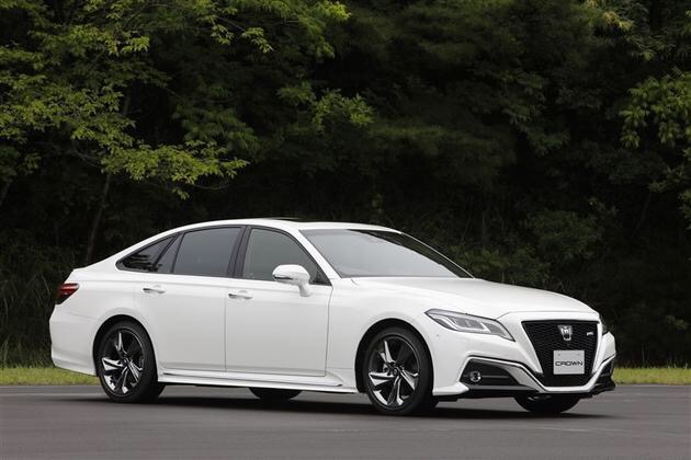 新一代皇冠，2.0T+8AT、2.5/3.5混动三种动力。TNGA后驱架构