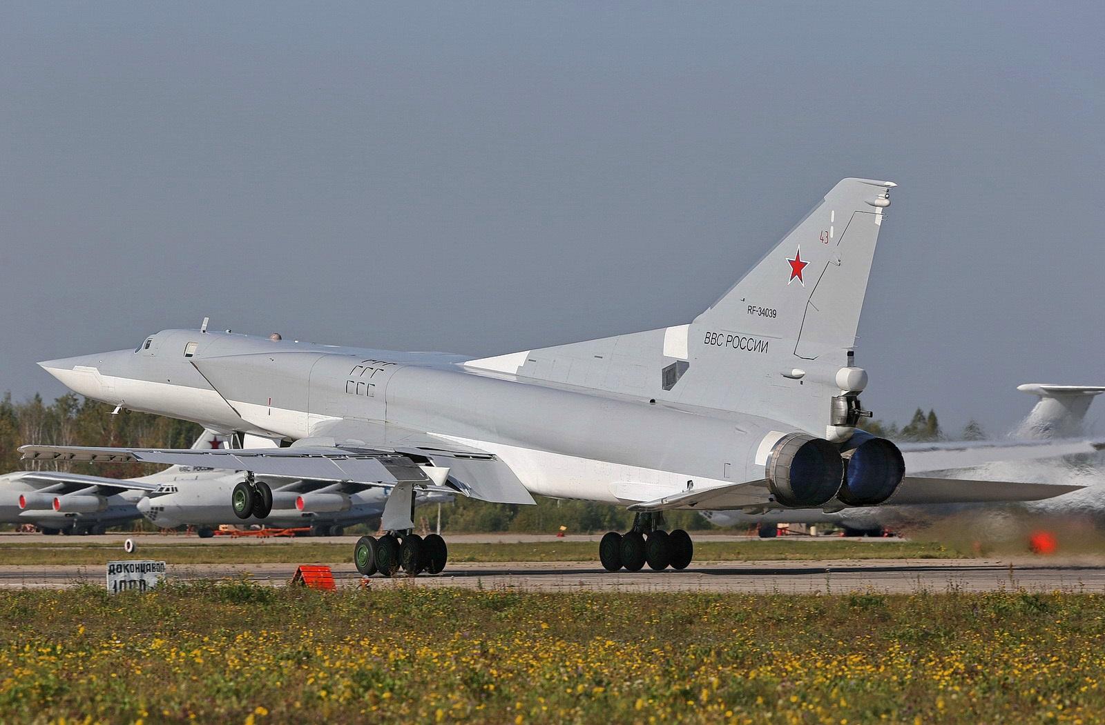 俄罗斯轰炸机图片