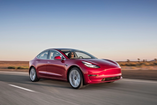 马斯克成功发射地表最强火箭，为何区区Model3交付一拖再拖？