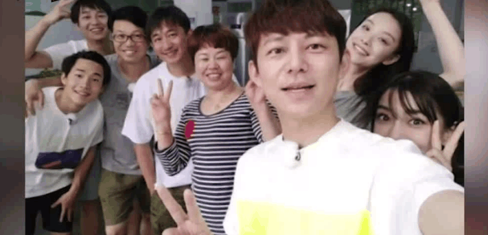 baby杨颖手写字迹曝光, 歪斜字体和她的长相差