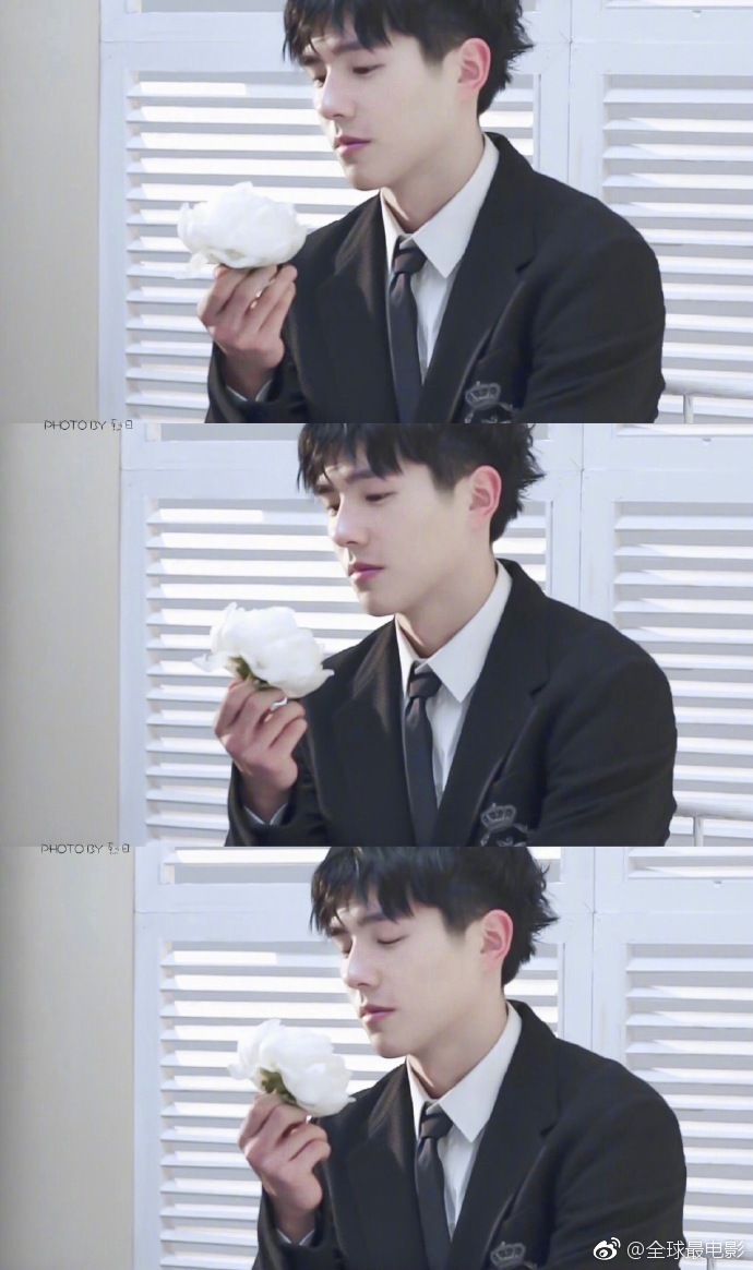 一组刘昊然的“衣冠禽兽”图，适合做手机壁纸或者聊天背景