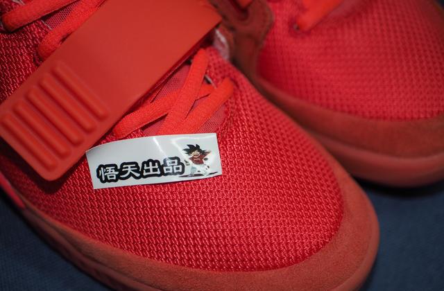 王思聪战队IG夺得LOL S8冠军,成员上脚的鞋子