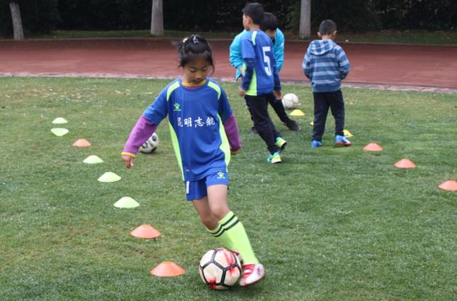昆明少儿足球训练日志(三)观察力训练 提高无球