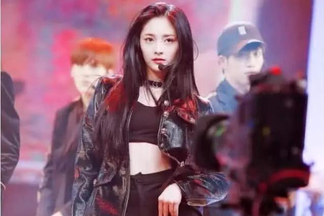 周洁琼热舞爆出19禁的画面,而范丞丞这动作