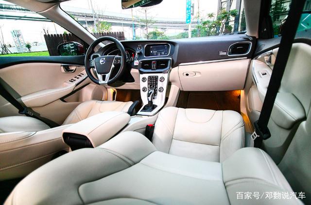V40车系:搭载沃尔沃变速箱,兼具性能与节能的进化