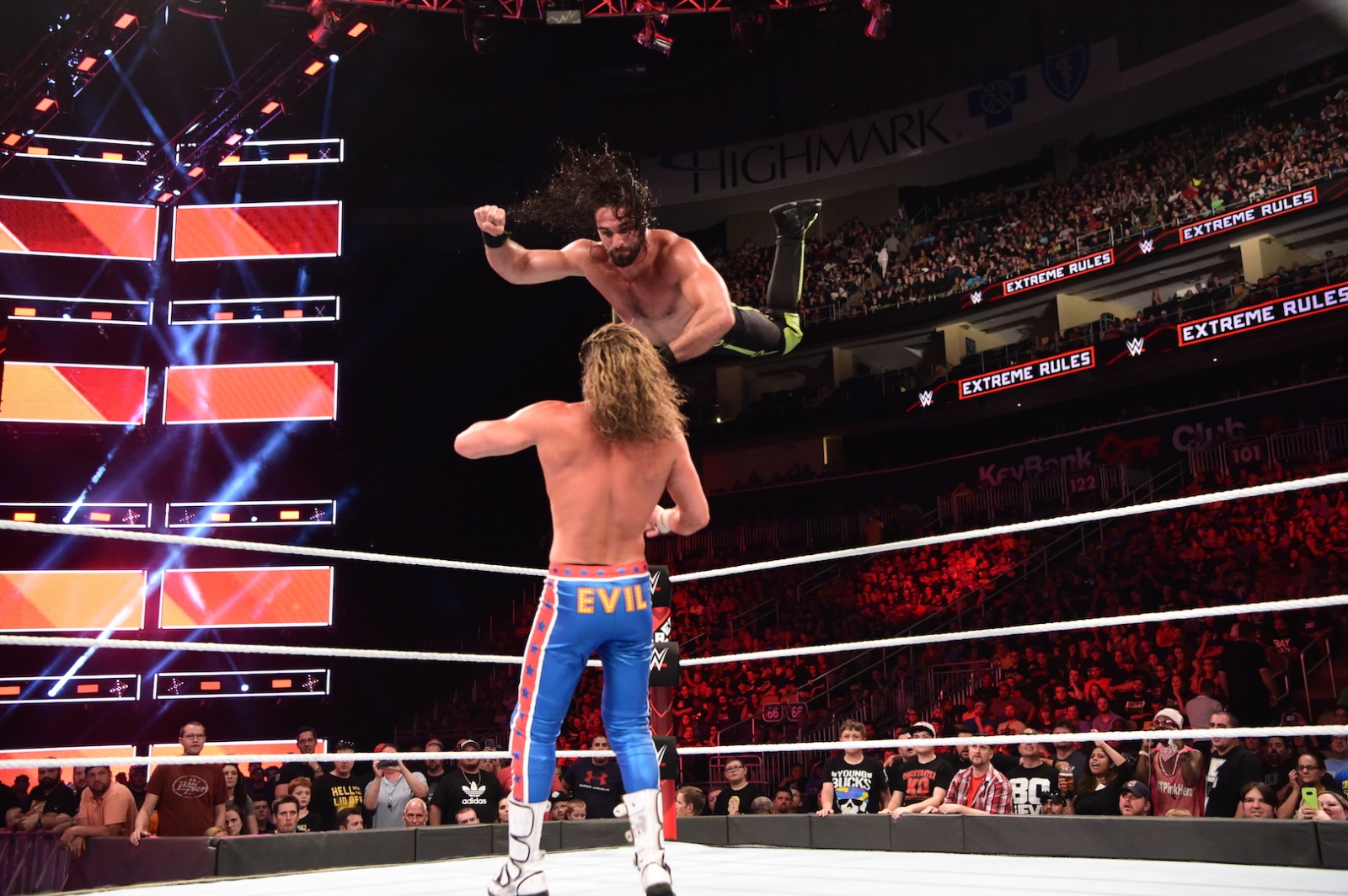 Raw 8/19/19 ~ The New 日 vs The Revival - 美国职业摔跤 照片 (43044719) - 潮流粉丝俱乐部