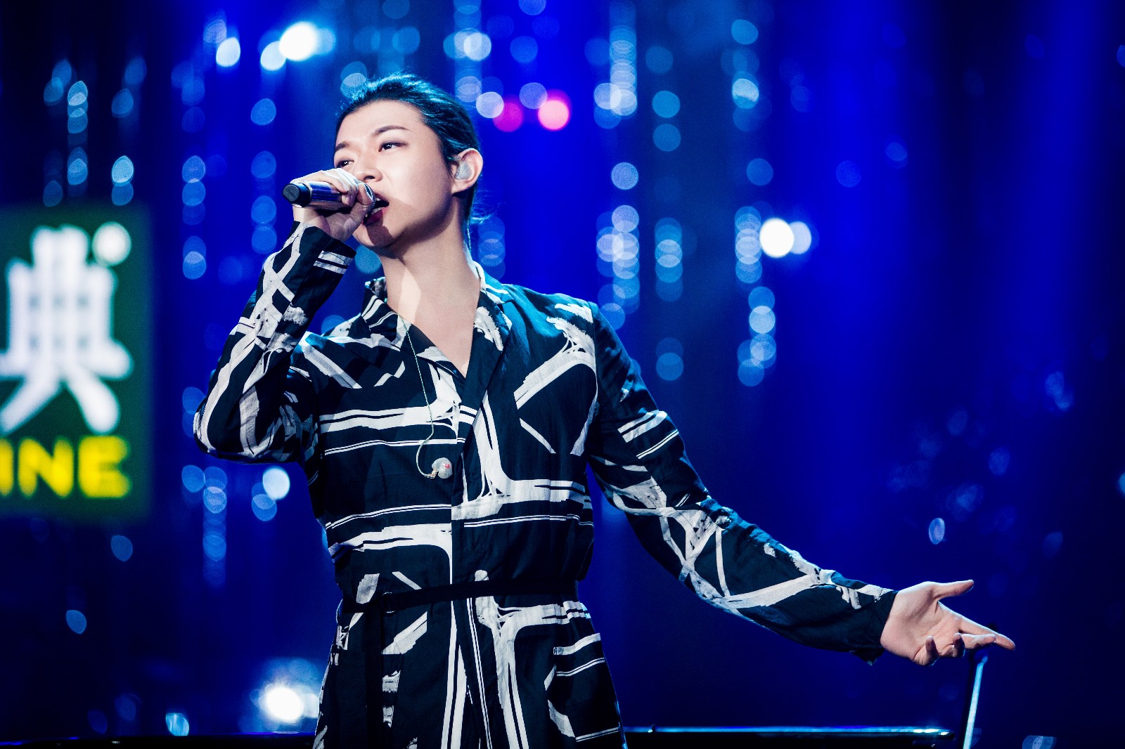 《歌手》今晚迎双淘汰:Jessie J回归 霍尊钢琴