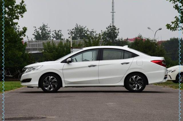 凌派满血复活，1.8T+CVT，油耗4L，英朗都服气！