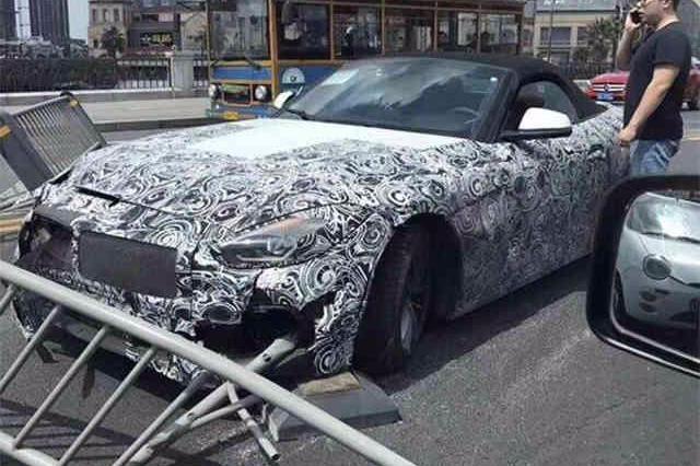 你没看错！宝马全新换代Z4国内首撞！伪装还没拆呢！