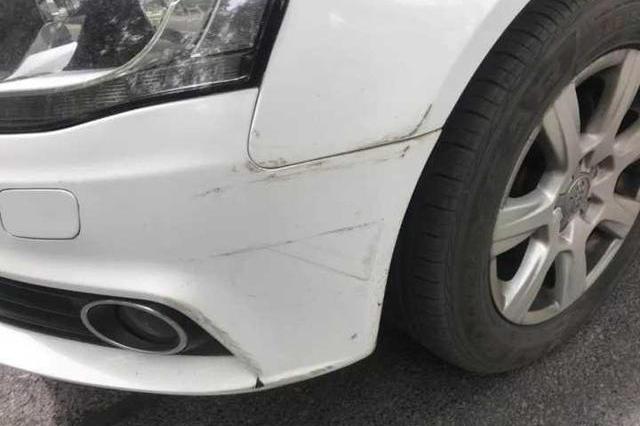 “你是我爹！”刮擦后，保时捷卡宴车主突然下跪！狗血伦理剧？