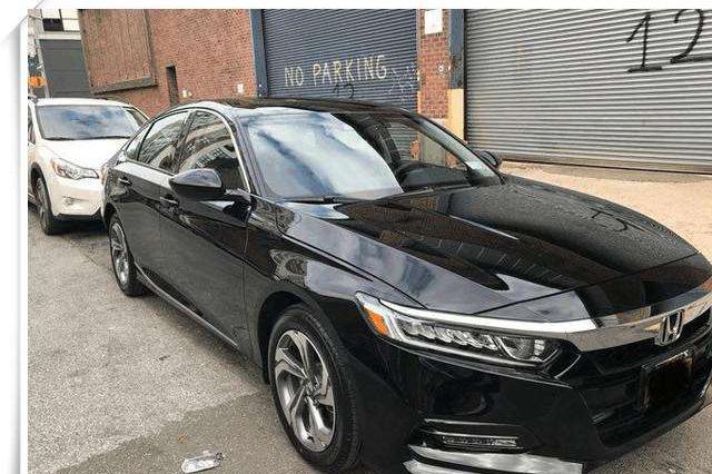 大批十代雅阁到店，颜值堪称中级车最美，或16万