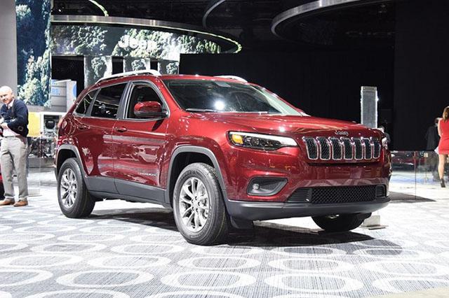 Jeep这次幡然醒悟，新车取消眯眯眼大灯，增配牧马人动力，买吗