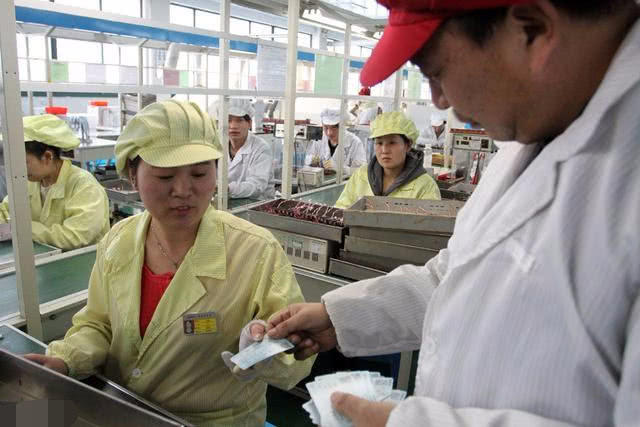 现在很多工厂只要18到35岁的年轻人,背后真相
