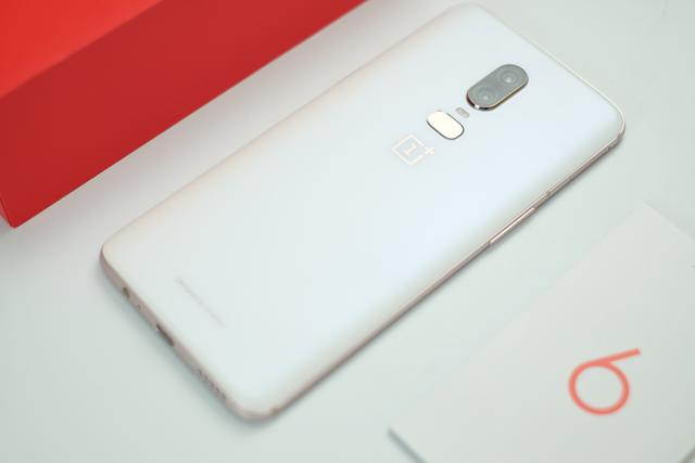 用过一加6之后才知道什么是水桶机,好用到停