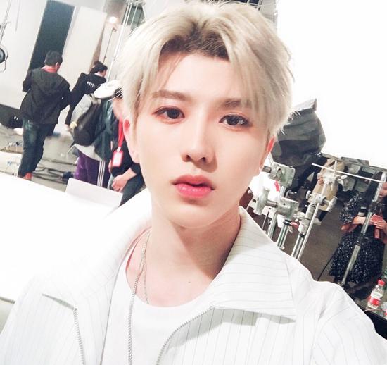 蔡徐坤正能量爆棚,父亲节嘱咐粉丝给爸爸打一