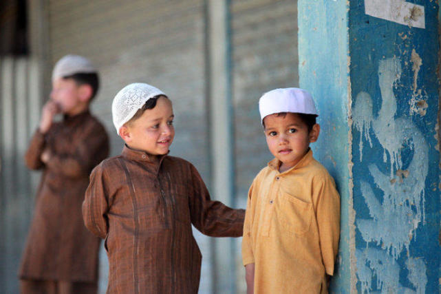 韩国游客去巴基斯坦,打着中国人的旗帜,受到尊