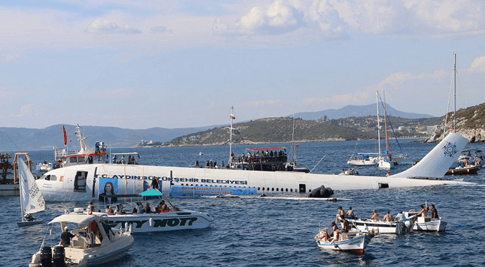 厉害: 土耳其沉完飞机沉坦克, 只为吸引潜水者来