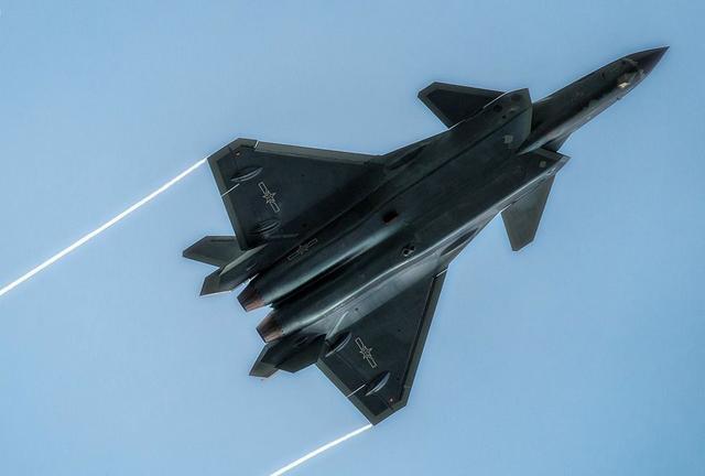 5个方面对比歼20和F35,F35还敢称亚洲第一?