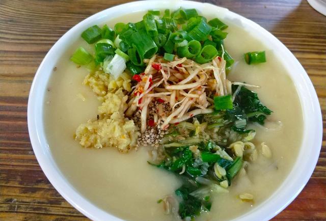 昆明450公里外的出名小吃,历经30多年,当地人