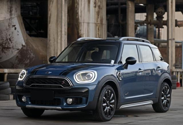 以小巧操控著称, 却暴增200mm, 无大不欢, 国人把这车逼坏了