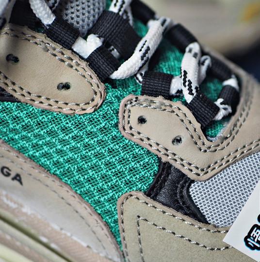 王思聪战队IG夺得LOL S8冠军,成员上脚的鞋子