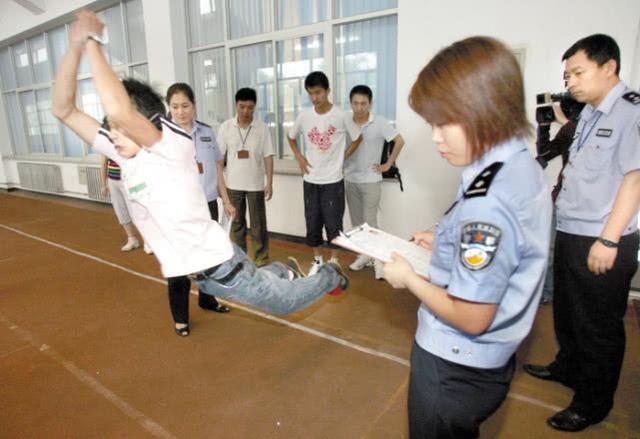 考军校体检被刷下来没事！毕竟有些硬性规定我们确实没办法达到