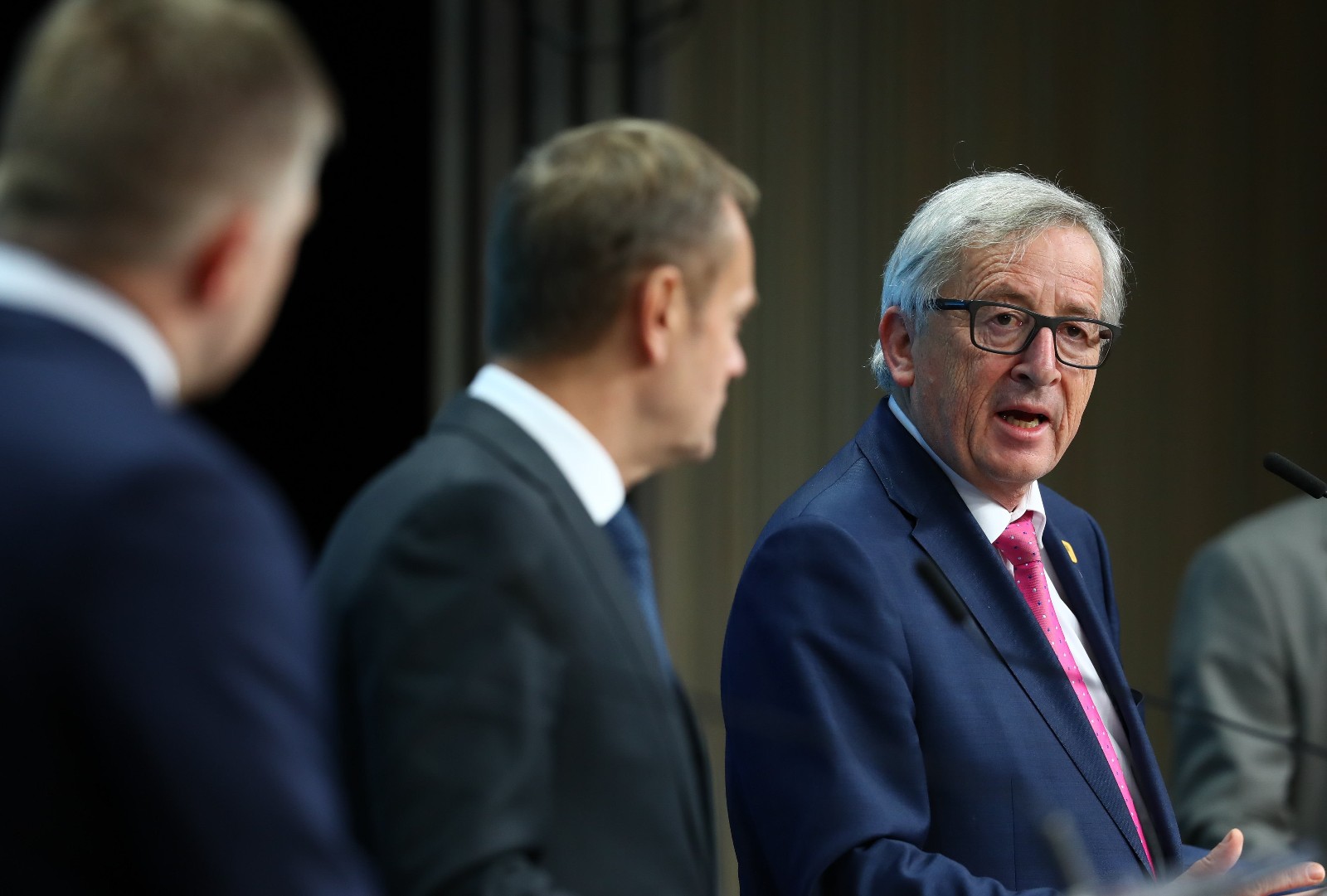 盟友关系破裂!欧盟遭美国背叛,或选择中国为