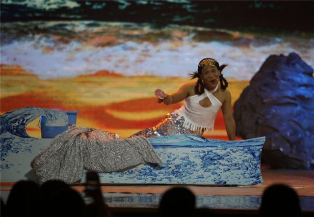 的人鱼造型,第2位堪称经典,最后1位被批最丑美