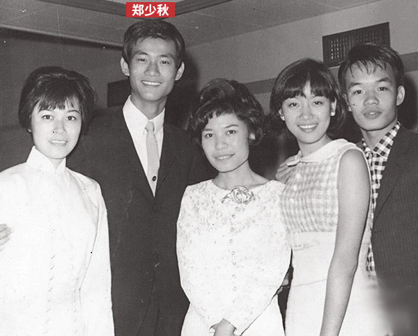 她演丑女成名，拍婚纱照没有新郎，81岁未曾恋爱