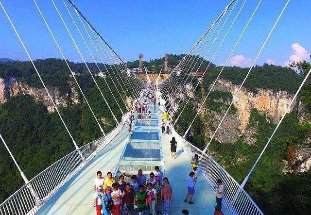 不用去张家界了!深圳附近就有十条高空玻璃栈道,刺激