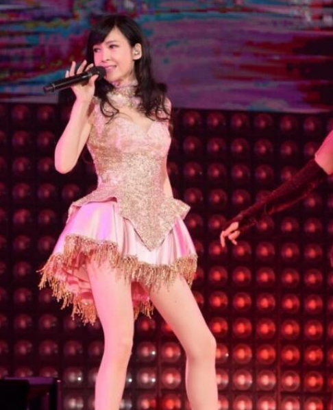 50岁年龄20岁容颜的周慧敏颜值被人羡慕但她竟是个遗腹子