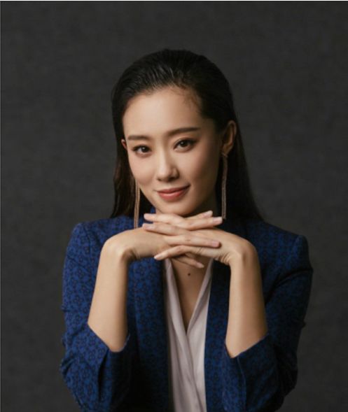 春晚一腿成名的张小菲健身计划落空，胖过贾玲?