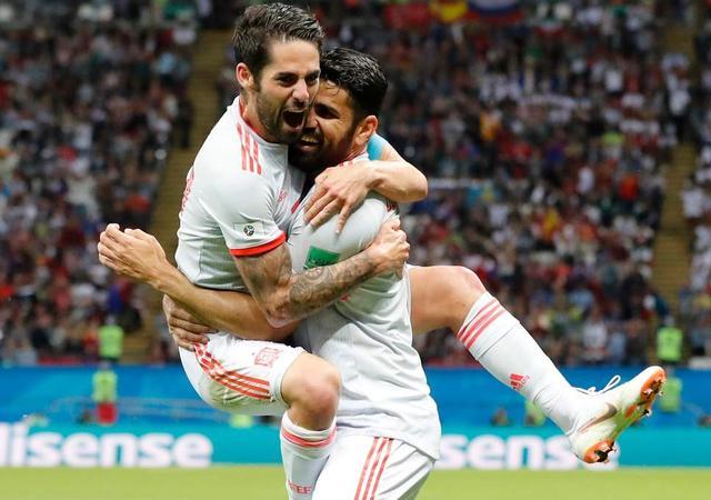 西班牙流行姐弟恋:铁卫找大10岁的天后, 水爷觅