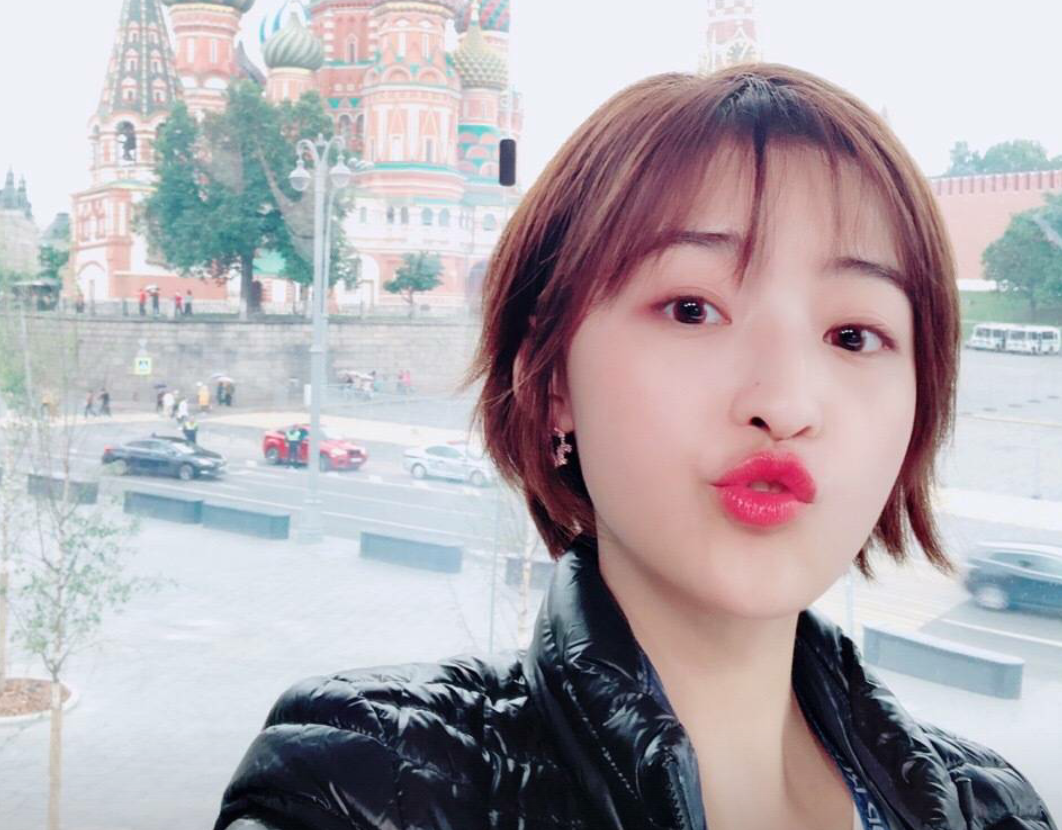 足球主持人杨茗茗,晒出自己在俄罗斯世界杯前