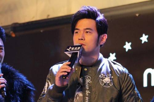 快男左立签约虎牙转型主播?打王者荣耀有多赚钱