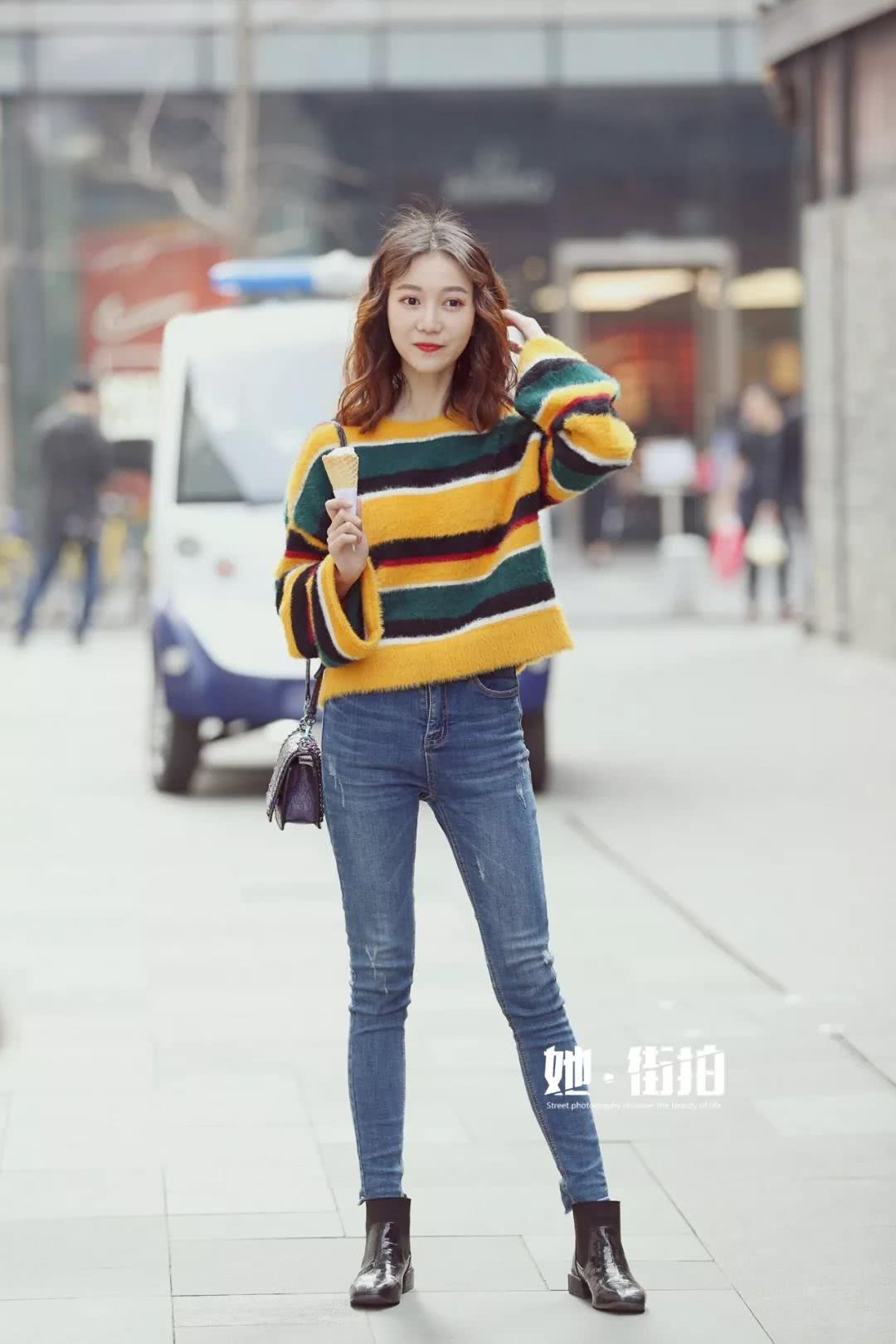成都美女街拍:既能扮甜也能耍酷,春天搭配功课必学招数!
