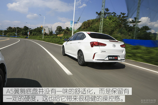月薪5K都能买!东南A5翼舞试驾评测