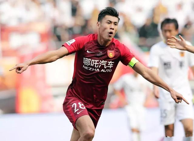 嘴仗大获全胜,国足球员把卡塔尔后卫骂的哑口