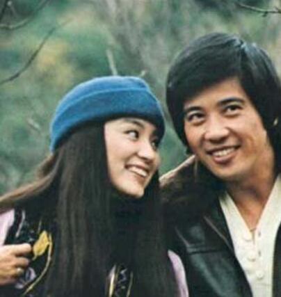 时隔18年,林青霞5字坦言:为何不嫁心上人秦汉,而嫁丑男邢李源