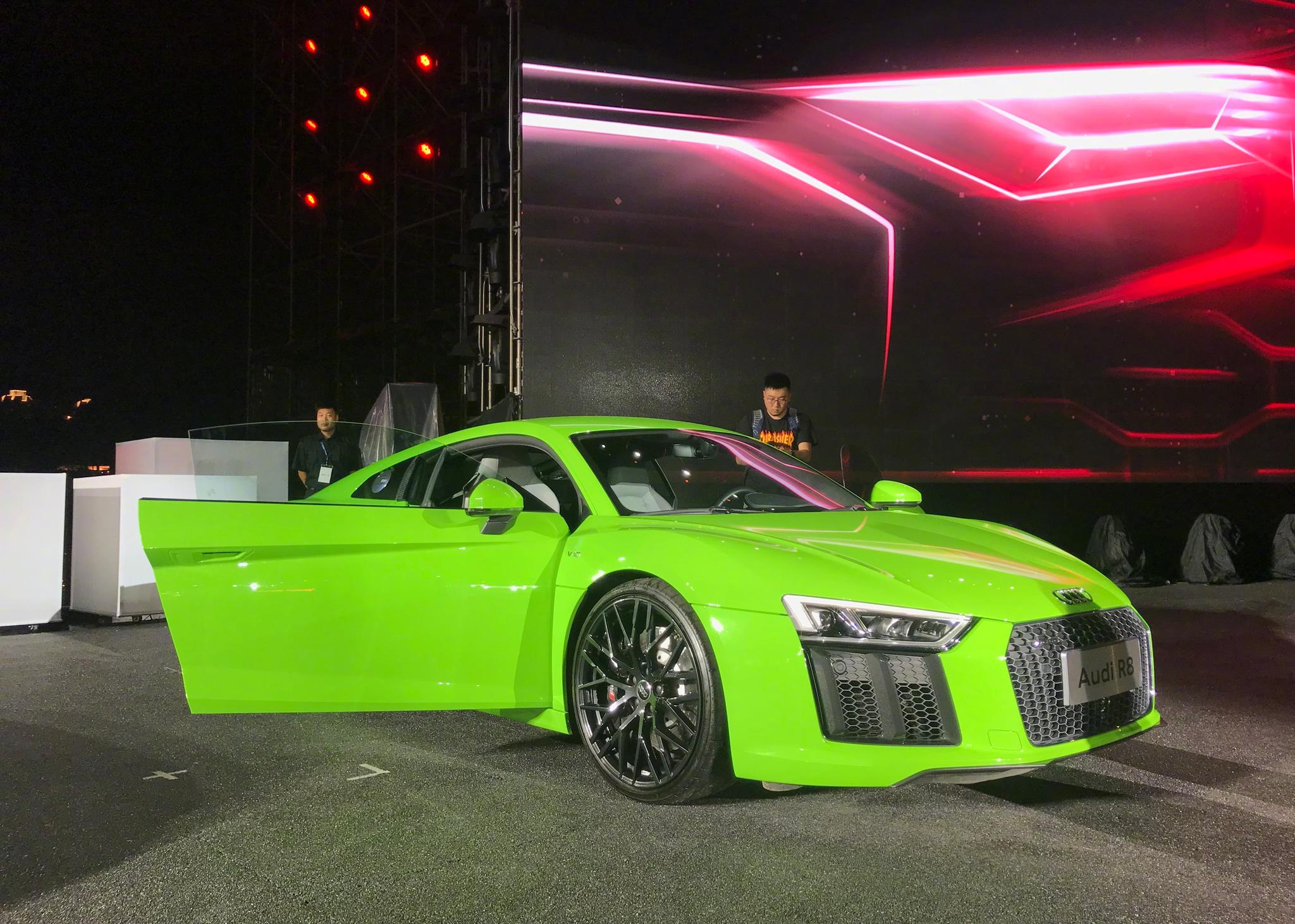 奥迪R8，这样的漂亮吧？