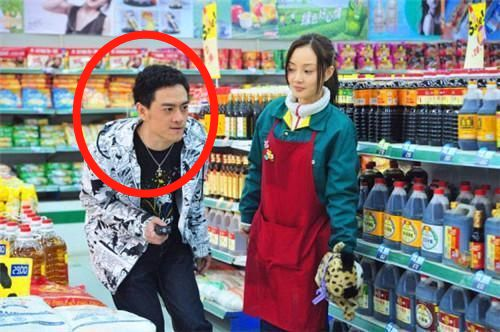 暧昧过一圈男星后,袁姗姗的正牌男友居然是爆炸头赵英俊!?