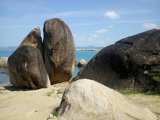 三亚"最坑"的景区,两块石头门票95元,你还想来吗?