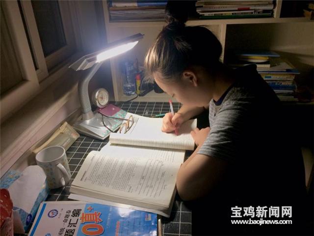 拍微电影、打工赚钱 、追寻诗和远方…宝鸡娃